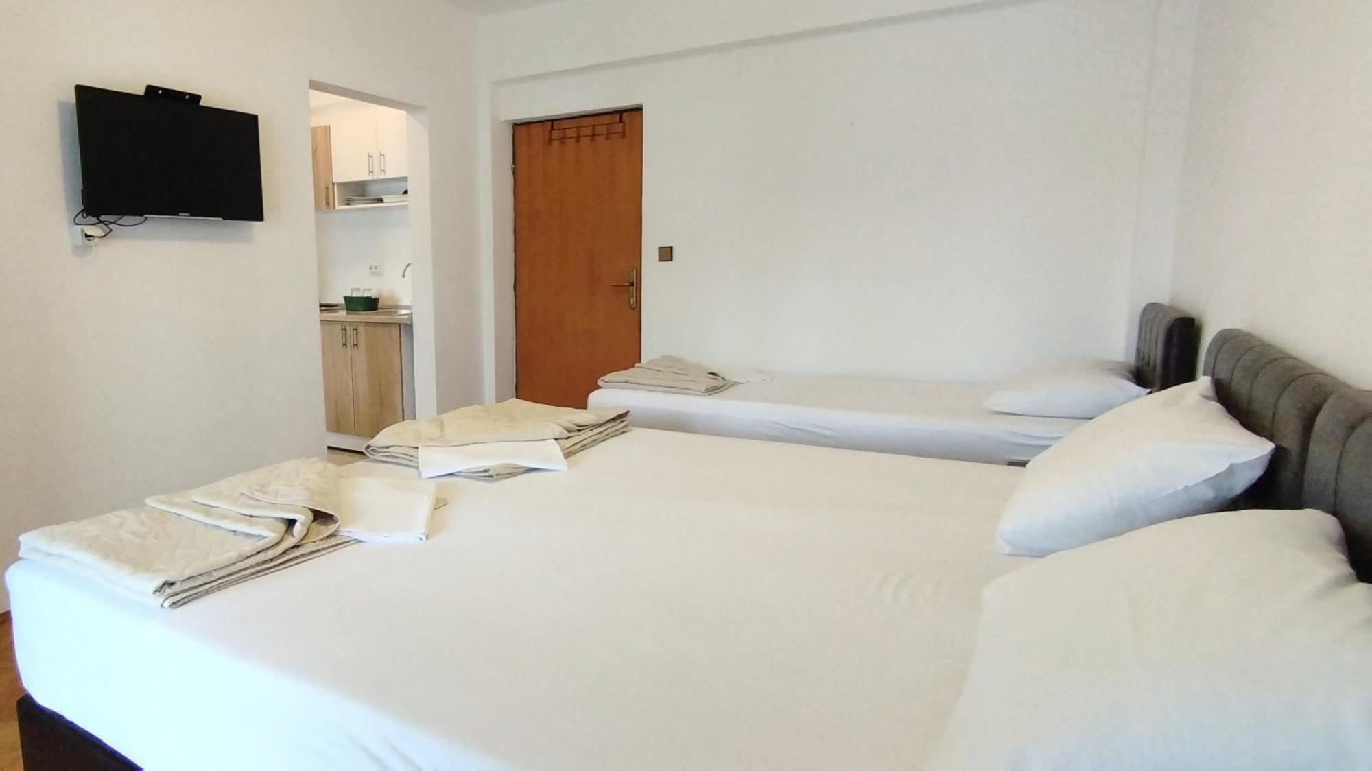 Villa Boka Sunrise Apartments تْشيرسيك نوفي الغرفة الصورة